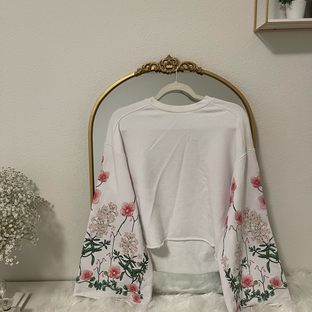 Embroidered Bell Sleeve Cropped Sweater